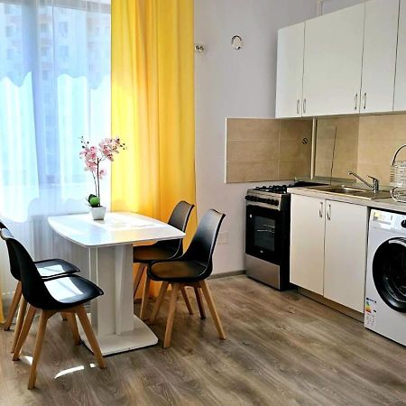 Evelyn Modern Apartment Near Palas Ясси Екстер'єр фото