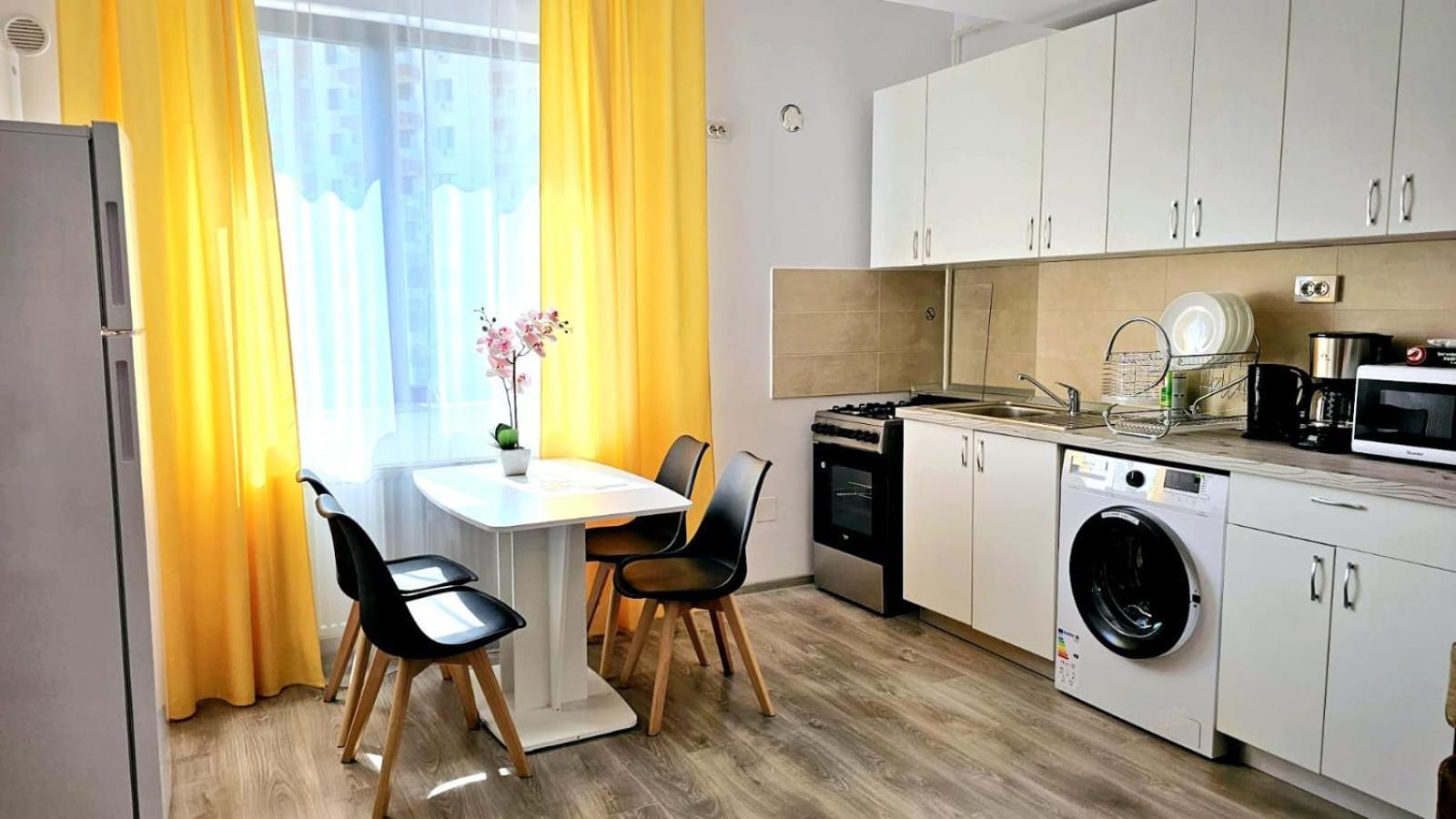 Evelyn Modern Apartment Near Palas Ясси Екстер'єр фото