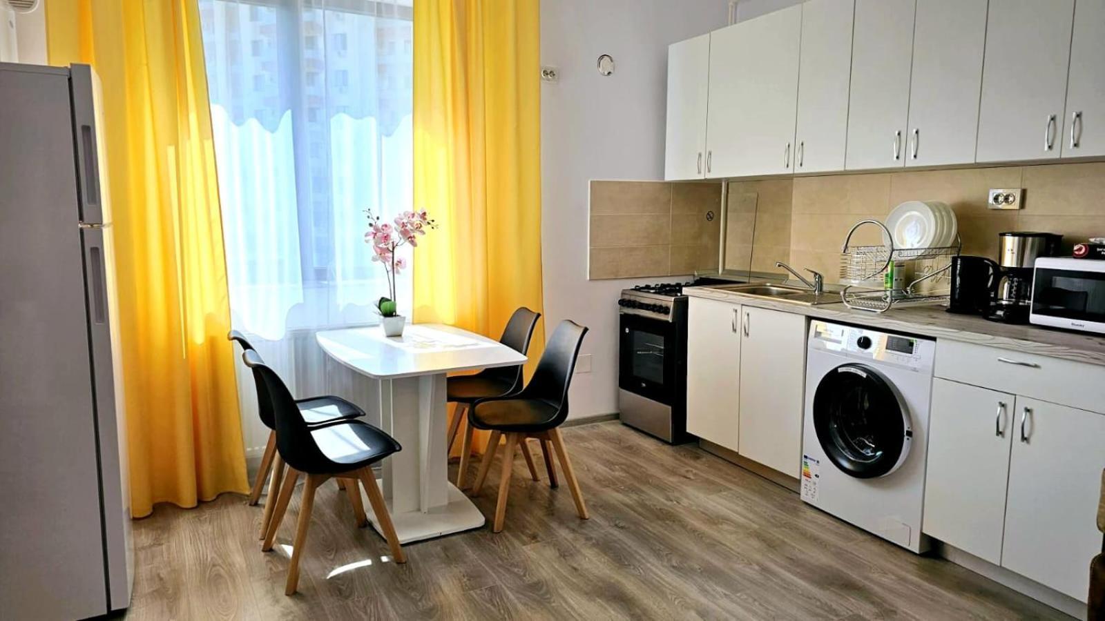 Evelyn Modern Apartment Near Palas Ясси Екстер'єр фото